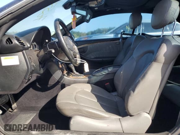 ✅ 2008 Mercedes-Benz CLK 550 • VIN: WDBTJ72H48F253111 • Lot: 76559954. Wystawiony na Copart z przebiegiem 170 297 mil. Bezpłatny archiwum sprzedaży aukcyjnych z USA i szczegółowy raport historii pojazdu na DreamBid. Zdjęcie 7.