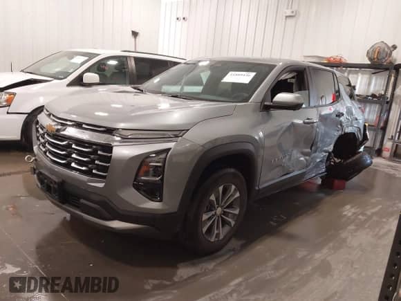 2025 Chevrolet Equinox AWD LT with VIN 3GNAXPEG4SL110867, listed as a IAAI auction lot 41889436 with 1,632 mi miles and . Bid and sale history available at DreamBid. Image 2.