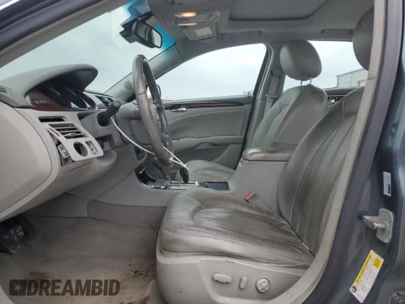 ✅ 2010 Buick Lucerne CXL-3 • VIN: 1G4HE5EM1AU102359 • Lot: 50722095. Wystawiony na Copart z przebiegiem 177 683 mil. Bezpłatny archiwum sprzedaży aukcyjnych z USA i szczegółowy raport historii pojazdu na DreamBid. Zdjęcie 7.