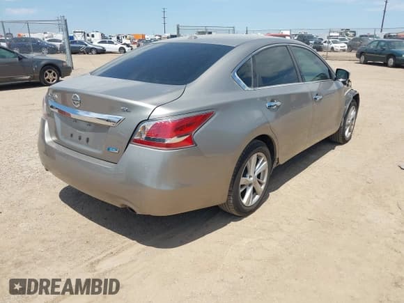 ✅ 2014 Nissan Altima S • VIN: 1N4AL3AP0EN238746 • Lot: 42897306. Listed on IAAI with 102,988 mi. Free auction sales archive from the USA and detailed vehicle history report at DreamBid. Image 4.