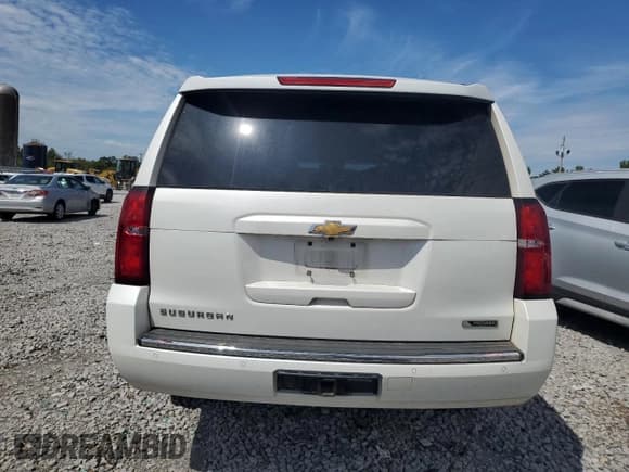 ✅ 2017 Chevrolet Suburban Premier • VIN: 1GNSCJKC3HR363985 • Lot: 69456134. Wystawiony na Copart z przebiegiem 143 029 mil. Bezpłatny archiwum sprzedaży aukcyjnych z USA i szczegółowy raport historii pojazdu na DreamBid. Zdjęcie 6.