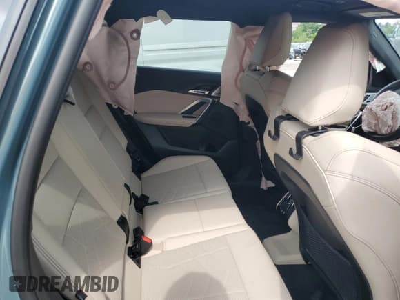 ✅ 2024 BMW X1 • VIN: WBX13EF0XR5Z97754 • Lot: 64200945. Wystawiony na Copart z przebiegiem 28 918 mil. Bezpłatny archiwum sprzedaży aukcyjnych z USA i szczegółowy raport historii pojazdu na DreamBid. Zdjęcie 11.