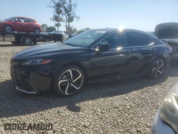 2022 Toyota Camry Hybrid SE with VIN 4T1G31AK8NU580993, listed as a Copart auction lot 81641015 with 138,818 mi miles and Salvage title. Bid and sale history available at DreamBid. Image 1.