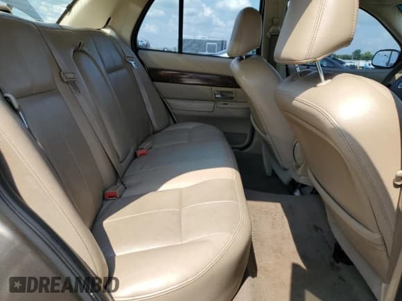 ✅ 2005 Mercury Grand Marquis GS • VIN: 2MEFM74W75X646293 • Lot: 67956095. Wystawiony na Copart z przebiegiem 132 396 mil. Bezpłatny archiwum sprzedaży aukcyjnych z USA i szczegółowy raport historii pojazdu na DreamBid. Zdjęcie 10.