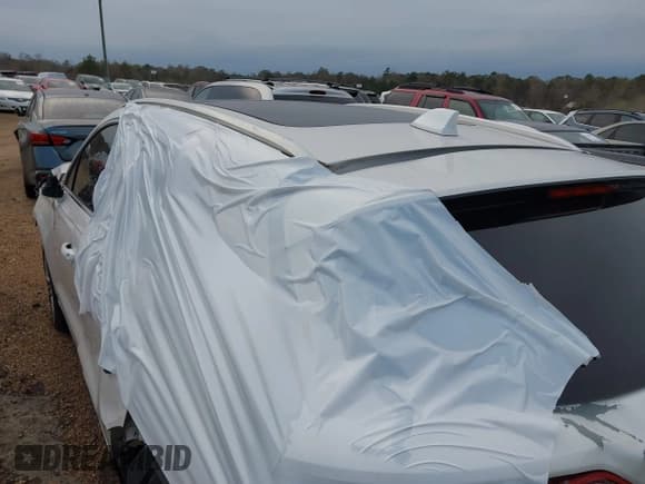 ✅ 2016 Lincoln MKC Reserve • VIN: 5LMCJ3C9XGUJ24214 • Lot: 43003723. Wystawiony na IAAI z przebiegiem Nie podano. Bezpłatny archiwum sprzedaży aukcyjnych z USA i szczegółowy raport historii pojazdu na DreamBid. Zdjęcie 19.