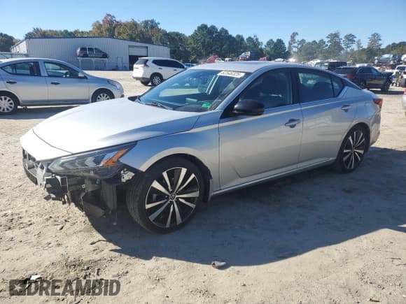 ✅ 2020 Nissan Altima SR • VIN: 1N4BL4CV4LC220085 • Lot: 82546325. Listed on Copart with 104,732 mi. Free auction sales archive from the USA and detailed vehicle history report at DreamBid. Image 1.