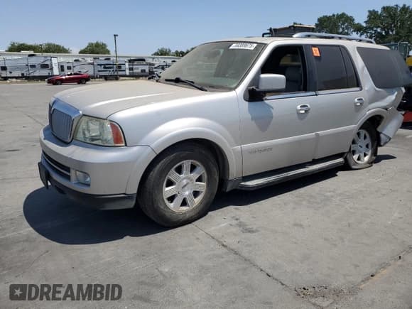✅ 2005 Lincoln Navigator Luxury • VIN: 5LMFU27555LJ22198 • Лот: 59389675. Опубликован ранее на Copart с пробегом Не указан. Бесплатный доступ к архиву аукционных продаж из США и подробный отчёт об истории автомобиля на DreamBid. Изображение 1.