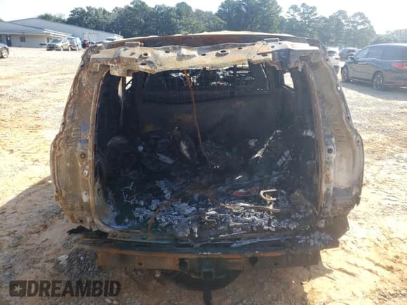 ✅ 2019 Chevrolet Tahoe Commercial • VIN: 1GNLCDEC7KR242739 • Lot: 85750395. Wystawiony na Copart z przebiegiem Nie podano. Bezpłatny archiwum sprzedaży aukcyjnych z USA i szczegółowy raport historii pojazdu na DreamBid. Zdjęcie 6.