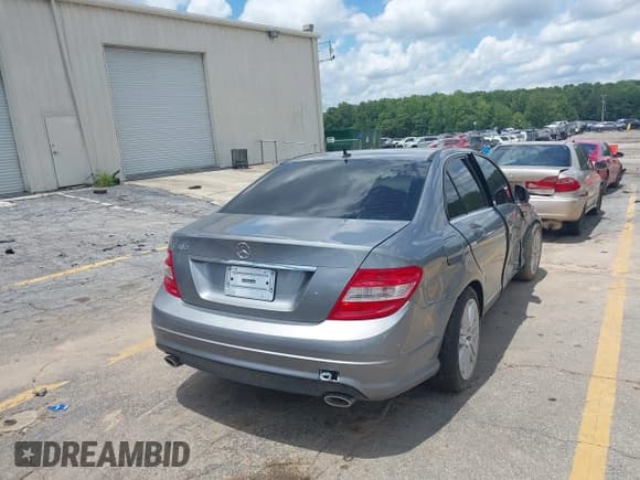 ✅ 2009 Mercedes-Benz C 300 Sport • VIN: WDDGF54X59R051705 • Lot: 42501724. Listed on IAAI with 246,704 mi. Free auction sales archive from the USA and detailed vehicle history report at DreamBid. Image 4.