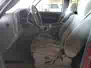 ✅ 2004 Chevrolet Silverado 1500 Z71 • VIN: 2GCEK19T141230921 • Lot: 67518724. Wystawiony na Copart z przebiegiem 108 803 mil mil. Skorzystaj z bezpłatnego archiwum sprzedaży aukcyjnych z USA i zobacz szczegółowy raport historii pojazdu na DreamBid. Zdjęcie 7.