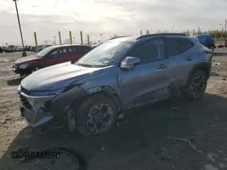 2025 Chevrolet Trax LT с VIN KL77LHEP8SC007822, выставлен на аукционе Copart как лот 51601495 с пробегом 7 987 миль миль и Списание • Salvage title. История ставок и продаж доступна на DreamBid. Изображение 1.