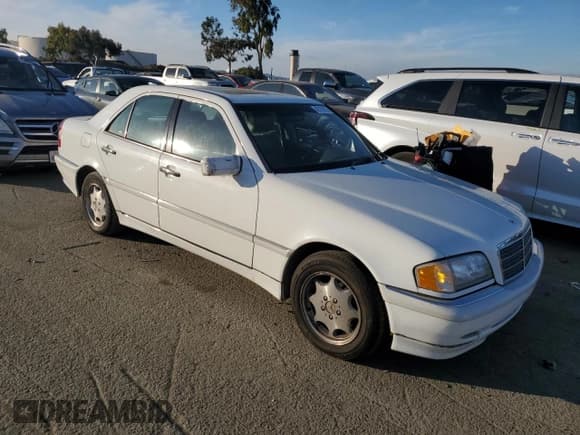 ✅ 1999 Mercedes-Benz C 230/260/280/320 • VIN: WDBHA24G6XA731036 • Lot: 43178165. Wystawiony na Copart z przebiegiem Nie podano. Bezpłatny archiwum sprzedaży aukcyjnych z USA i szczegółowy raport historii pojazdu na DreamBid. Zdjęcie 4.