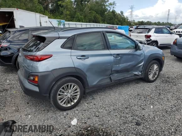 2021 Hyundai Kona SEL z VIN KM8K22AA2MU630215, wystawiony jako Copart lot #85161555 z przebiegiem 38 927 mil mil oraz Nie do naprawy • Non repairable. Historia ofert i sprzedaży dostępna na DreamBid. Obrazek 3.