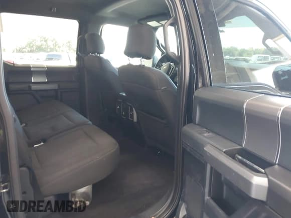 ✅ 2016 Ford F-150 Lariat • VIN: 1FTEW1CP2GFB82102 • Lot: 43576027. Wystawiony na IAAI z przebiegiem 143 763 mil. Bezpłatny archiwum sprzedaży aukcyjnych z USA i szczegółowy raport historii pojazdu na DreamBid. Zdjęcie 8.