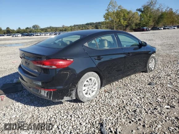 ✅ 2018 Hyundai Elantra SE • VIN: 5NPD74LF2JH339450 • Lot: 82457075. Wystawiony na Copart z przebiegiem 72 565 mil. Bezpłatny archiwum sprzedaży aukcyjnych z USA i szczegółowy raport historii pojazdu na DreamBid. Zdjęcie 3.