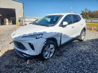 ✅ 2025 Buick Encore GX Preferred • VIN: KL4AMBSL4SB171346 • Lot: 92281905. Wystawiony na Copart z przebiegiem 14 538 mil. Bezpłatny archiwum sprzedaży aukcyjnych z USA i szczegółowy raport historii pojazdu na DreamBid. Zdjęcie 1.