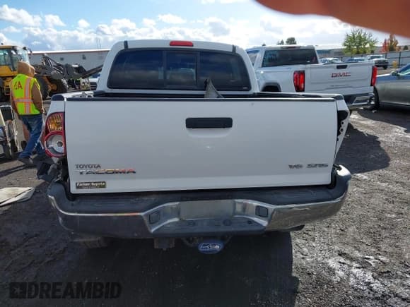 ✅ 2007 Toyota Tacoma • VIN: 5TELU42N27Z360611 • Лот: 43571261. Опубликован ранее на IAAI с пробегом 260 614 миль. Бесплатный доступ к архиву аукционных продаж из США и подробный отчёт об истории автомобиля на DreamBid. Изображение 17.