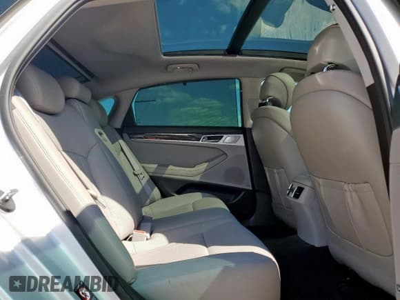 ✅ 2019 Genesis G80 3.8L • VIN: KMTFN4JE5KU305438 • Lot: 84250165. Listed on Copart with 51,658 mi. Free auction sales archive from the USA and detailed vehicle history report at DreamBid. Image 10.