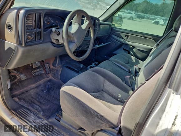 ✅ 2004 Chevrolet Silverado 2500HD Work Truck • VIN: 1GCHK24U14E290375 • Lot: 94463315. Wystawiony na Copart z przebiegiem 254 033 mil. Bezpłatny archiwum sprzedaży aukcyjnych z USA i szczegółowy raport historii pojazdu na DreamBid. Zdjęcie 8.