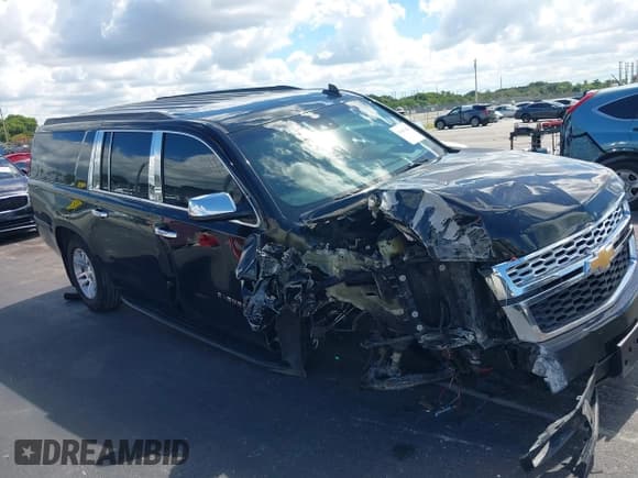 ✅ 2019 Chevrolet Suburban LT • VIN: 1GNSCHKC1KR307933 • Lot: 43463096. Wystawiony na IAAI z przebiegiem 200 666 mil. Bezpłatny archiwum sprzedaży aukcyjnych z USA i szczegółowy raport historii pojazdu na DreamBid. Zdjęcie 12.