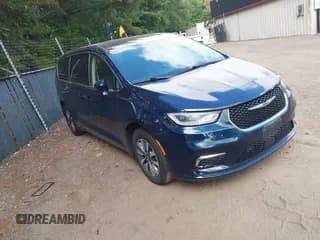✅ 2022 Chrysler Pacifica Hybrid Touring L • VIN: 2C4RC1L71NR212447 • Lot: 43327979. Listed on IAAI with 59,700 mi. Free auction sales archive from the USA and detailed vehicle history report at DreamBid. Image 1.