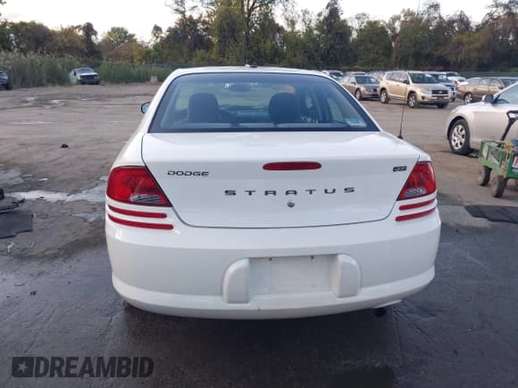 ✅ 2006 Dodge Stratus SXT • VIN: 1B3EL46R16N223249 • Lot: 43521991. Listed on IAAI with 170,379 mi. Free auction sales archive from the USA and detailed vehicle history report at DreamBid. Image 16.