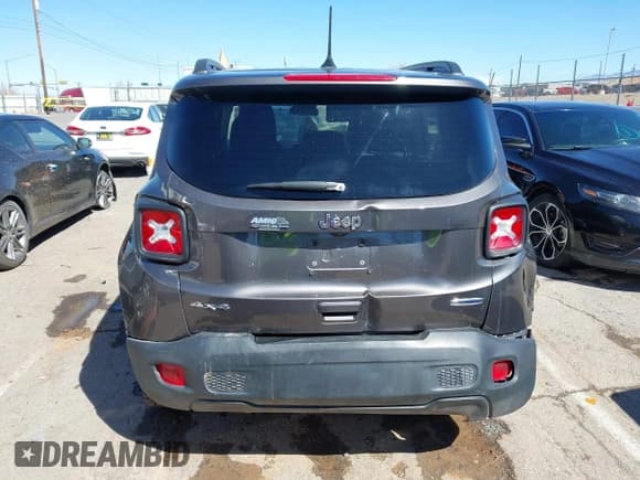 ✅ 2021 Jeep Renegade Latitude • VIN: ZACNJDBB8MPM28565 • Lot: 41826922. Wystawiony na IAAI z przebiegiem 81 949 mil. Bezpłatny archiwum sprzedaży aukcyjnych z USA i szczegółowy raport historii pojazdu na DreamBid. Zdjęcie 16.