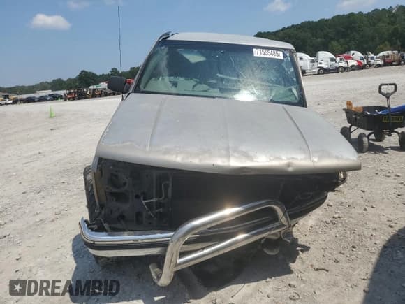 ✅ 1998 GMC Sierra 1500 • VIN: 2GTEK19R7W1505120 • Лот: 71555485. Опубликован ранее на Copart с пробегом Не указан. Бесплатный доступ к архиву аукционных продаж из США и подробный отчёт об истории автомобиля на DreamBid. Изображение 5.