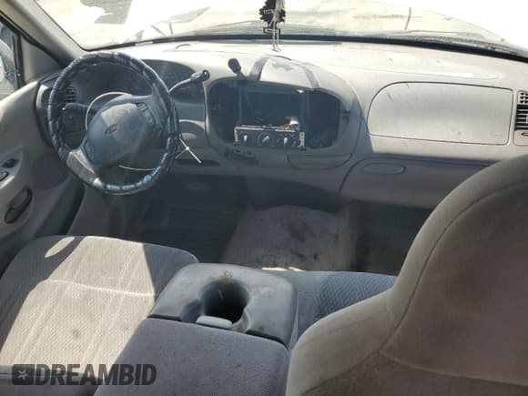 ✅ 1997 Ford F-150 XL • VIN: 1FTEX17L9VKB79741 • Lot: 60880145. Listed on Copart with 163,643 mi. Free auction sales archive from the USA and detailed vehicle history report at DreamBid. Image 8.