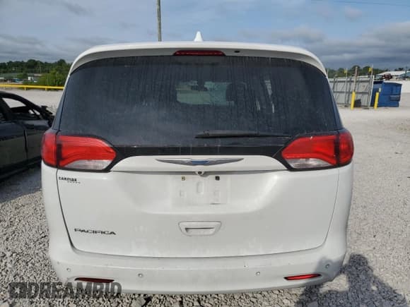 ✅ 2018 Chrysler Pacifica LX • VIN: 2C4RC1CG0JR130445 • Lot: 68556565. Wystawiony na Copart z przebiegiem 136 284 mil. Bezpłatny archiwum sprzedaży aukcyjnych z USA i szczegółowy raport historii pojazdu na DreamBid. Zdjęcie 6.