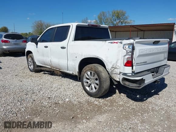 ✅ 2020 Chevrolet Silverado 1500 Custom • VIN: 1GCPYBEH4LZ110096 • Lot: 43433553. Wystawiony na IAAI z przebiegiem 129 363 mil. Bezpłatny archiwum sprzedaży aukcyjnych z USA i szczegółowy raport historii pojazdu na DreamBid. Zdjęcie 3.