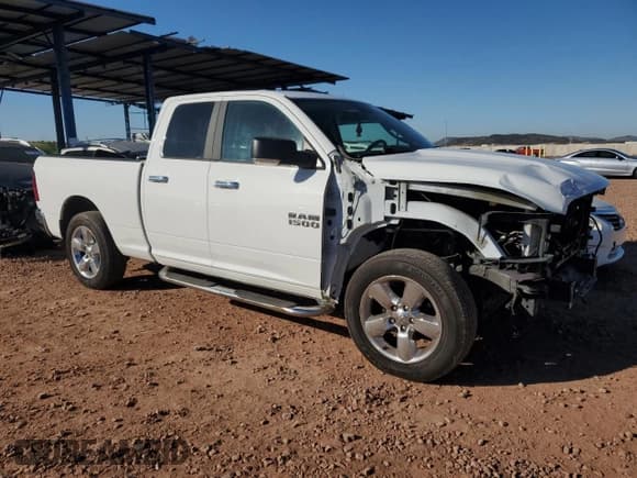 ✅ 2018 Ram 1500 SLT • VIN: 1C6RR6GG8JS305309 • Lot: 82657035. Listed on Copart with 99,950 mi. Free auction sales archive from the USA and detailed vehicle history report at DreamBid. Image 4.