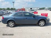 ✅ 2002 Dodge Stratus SXT • VIN: 1B3EL46X52N109893 • Lot: 42637795. Wystawiony na IAAI z przebiegiem 200 036 mil. Bezpłatny archiwum sprzedaży aukcyjnych z USA i szczegółowy raport historii pojazdu na DreamBid. Zdjęcie 13.