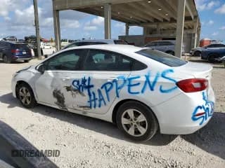 ✅ 2017 Chevrolet Cruze LS • VIN: 1G1BC5SM7H7269010 • Лот: 69161052. Опубликован ранее на Copart с пробегом 84 051 миль. Бесплатный доступ к архиву аукционных продаж из США и подробный отчёт об истории автомобиля на DreamBid. Изображение 2.