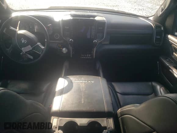 2019 Ram 1500 Limited z VIN 1C6SRFPT0KN518866, wystawiony jako Copart lot #79072574 z przebiegiem 109 062 mil mil oraz Szkoda całkowita • Salvage title. Historia ofert i sprzedaży dostępna na DreamBid. Obrazek 8.