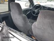 ✅ 2002 Chevrolet S-10 • VIN: 1GCCS19W228255175 • Лот: 42170832. Опубликован ранее на IAAI с пробегом 250 224 миль. Бесплатный доступ к архиву аукционных продаж из США и подробный отчёт об истории автомобиля на DreamBid. Изображение 8.