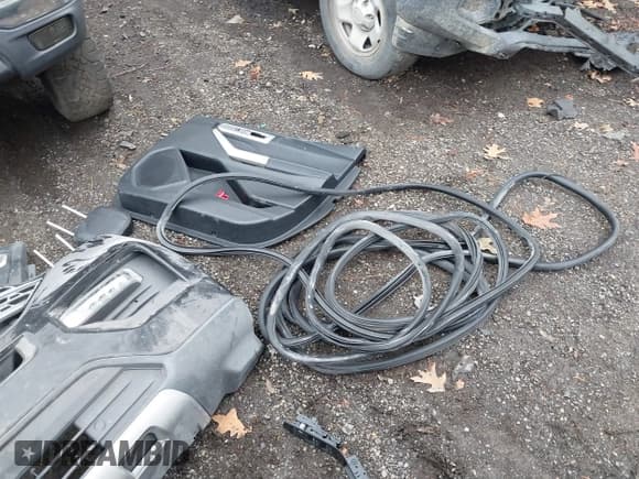 ✅ 2021 Ford Explorer Limited • VIN: 1FMSK8FH1MGB05654 • Лот: 41650135. Опубликован ранее на IAAI с пробегом 84 248 миль. Бесплатный доступ к архиву аукционных продаж из США и подробный отчёт об истории автомобиля на DreamBid. Изображение 19.