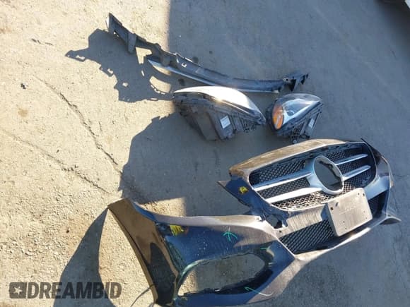 ✅ 2015 Mercedes-Benz C 300 • VIN: 55SWF4JBXFU058867 • Lot: 43791537. Listed on IAAI with 138,253 mi. Free auction sales archive from the USA and detailed vehicle history report at DreamBid. Image 12.