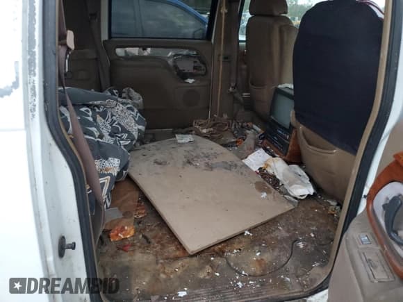 ✅ 1995 GMC Suburban • VIN: 1GKFK16K3SJ704911 • Lot: 88326825. Listed on Copart with 191,006 mi. Free auction sales archive from the USA and detailed vehicle history report at DreamBid. Image 11.