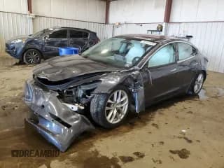 ✅ 2018 Tesla Model 3 Long Range Battery • VIN: 5YJ3E1EBXJF116209 • Lot: 85167435. Wystawiony na Copart z przebiegiem 116 003 mil. Bezpłatny archiwum sprzedaży aukcyjnych z USA i szczegółowy raport historii pojazdu na DreamBid. Zdjęcie 1.