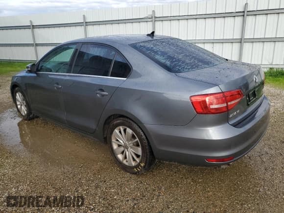 ✅ 2015 Volkswagen Jetta SE • VIN: 3VWD17AJ3FM412138 • Лот: 92463395. Опубликован ранее на Copart с пробегом 99 775 миль. Бесплатный доступ к архиву аукционных продаж из США и подробный отчёт об истории автомобиля на DreamBid. Изображение 2.