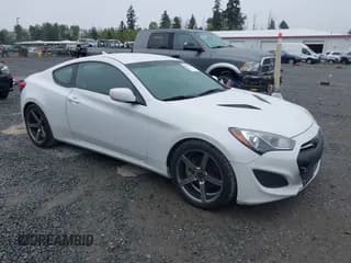 ✅ 2013 Hyundai Genesis Coupe 2.0T • VIN: KMHHT6KDXDU099174 • Lot: 42906103. Wystawiony na IAAI z przebiegiem 89 202 mil. Bezpłatny archiwum sprzedaży aukcyjnych z USA i szczegółowy raport historii pojazdu na DreamBid. Zdjęcie 1.