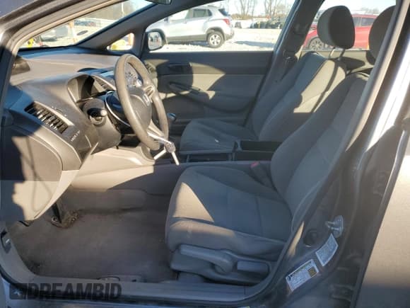 ✅ 2011 Honda Civic DX-VP • VIN: 19XFA1E31BE005900 • Лот: 92169655. Опубликован ранее на Copart с пробегом 93 657 миль. Бесплатный доступ к архиву аукционных продаж из США и подробный отчёт об истории автомобиля на DreamBid. Изображение 7.