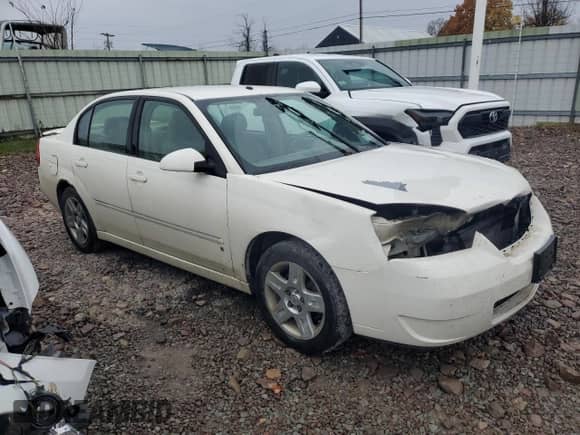 2006 Chevrolet Malibu 2LT z VIN 1G1ZT51826F142882, wystawiony jako Copart lot #78362994 z przebiegiem 205 009 mil mil oraz Szkoda całkowita • Salvage title. Historia ofert i sprzedaży dostępna na DreamBid. Obrazek 4.