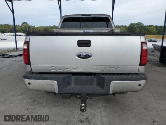 ✅ 2011 Ford F-250 Lariat • VIN: 1FT7W2BT5BEB24058 • Lot: 83944055. Wystawiony na Copart z przebiegiem 334 717 mil. Bezpłatny archiwum sprzedaży aukcyjnych z USA i szczegółowy raport historii pojazdu na DreamBid. Zdjęcie 6.