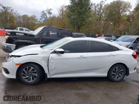 ✅ 2017 Honda Civic EX • VIN: 19XFC2F79HE036242 • Лот: 43640535. Опубликован ранее на IAAI с пробегом 115 591 миль. Бесплатный доступ к архиву аукционных продаж из США и подробный отчёт об истории автомобиля на DreamBid. Изображение 14.