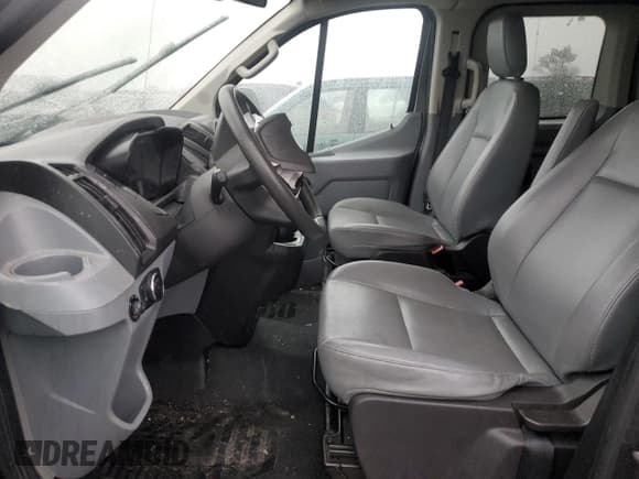 ✅ 2016 Ford Transit XL • VIN: 1FMZK1ZM2GKA87925 • Lot: 89156715. Wystawiony na Copart z przebiegiem 198 108 mil. Bezpłatny archiwum sprzedaży aukcyjnych z USA i szczegółowy raport historii pojazdu na DreamBid. Zdjęcie 7.