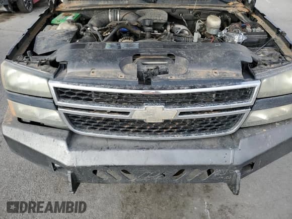 ✅ 2006 Chevrolet Silverado 2500HD LT1 • VIN: 1GCHK23D06F224317 • Lot: 84735874. Wystawiony na Copart z przebiegiem 200 346 mil. Bezpłatny archiwum sprzedaży aukcyjnych z USA i szczegółowy raport historii pojazdu na DreamBid. Zdjęcie 11.