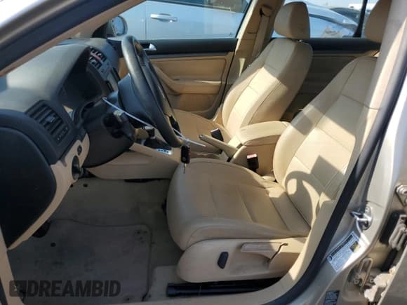 ✅ 2007 Volkswagen Jetta 2.5 • VIN: 3VWRF71K07M011261 • Lot: 50465785. Listed on Copart with 58,476 mi. Free auction sales archive from the USA and detailed vehicle history report at DreamBid. Image 7.