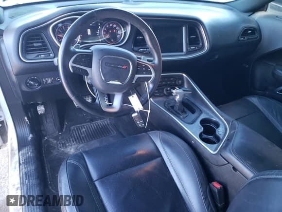 ✅ 2018 Dodge Challenger GT • VIN: 2C3CDZGG0JH112761 • Lot: 71847803. Wystawiony na Copart z przebiegiem 63 632 mil. Bezpłatny archiwum sprzedaży aukcyjnych z USA i szczegółowy raport historii pojazdu na DreamBid. Zdjęcie 8.